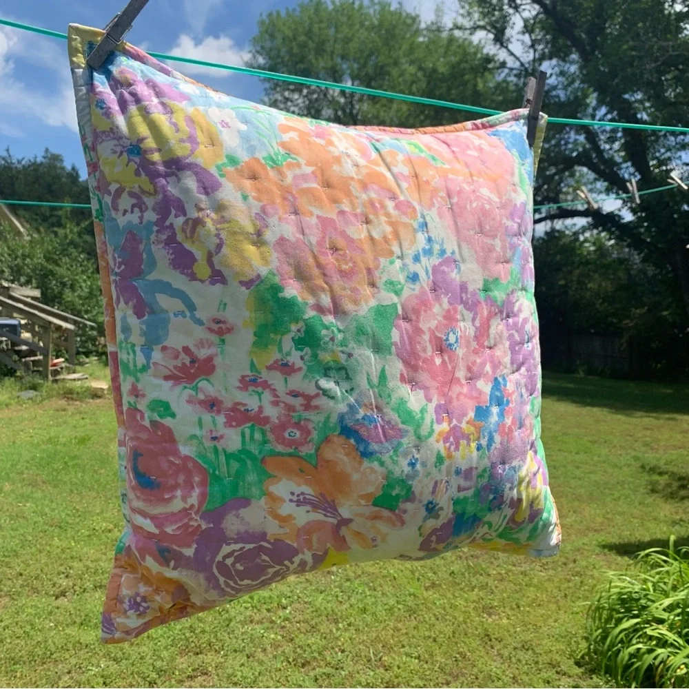 Beautiful Colorful Floral Vintage Throw Pillow Approx. 18 x 18 inches Decor!
